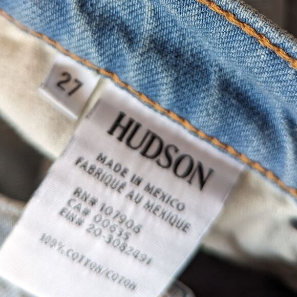 Hudson Jeans Riley Crop Relaxed Straight Jeans in Amplify light wash with stars - Picture 7 of 7